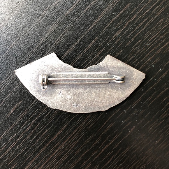 Fan Brooch - Picture 2 of 3